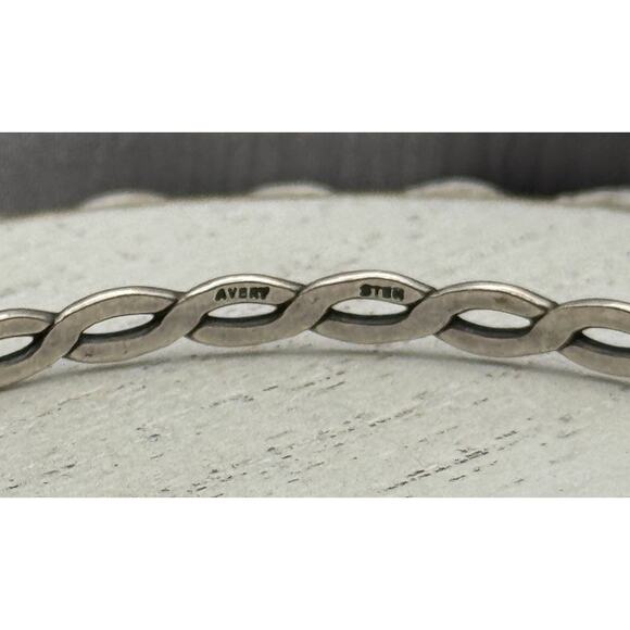Retired James Avery 925 Hammered Twisted Wire Bangle Bracelet 5.31G / 7.5in - Picture 7 of 8